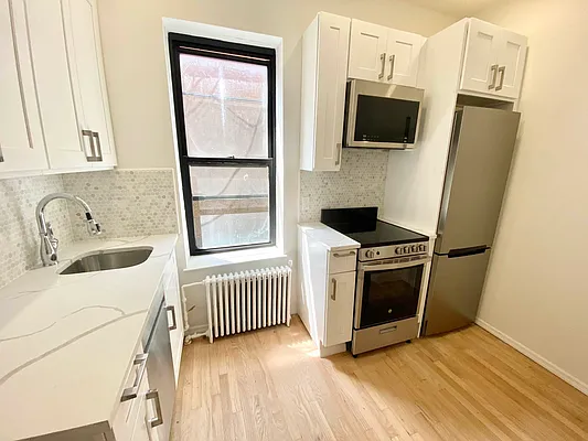 Rented by J PRESTON AND ASSOCIATES INC | media 16