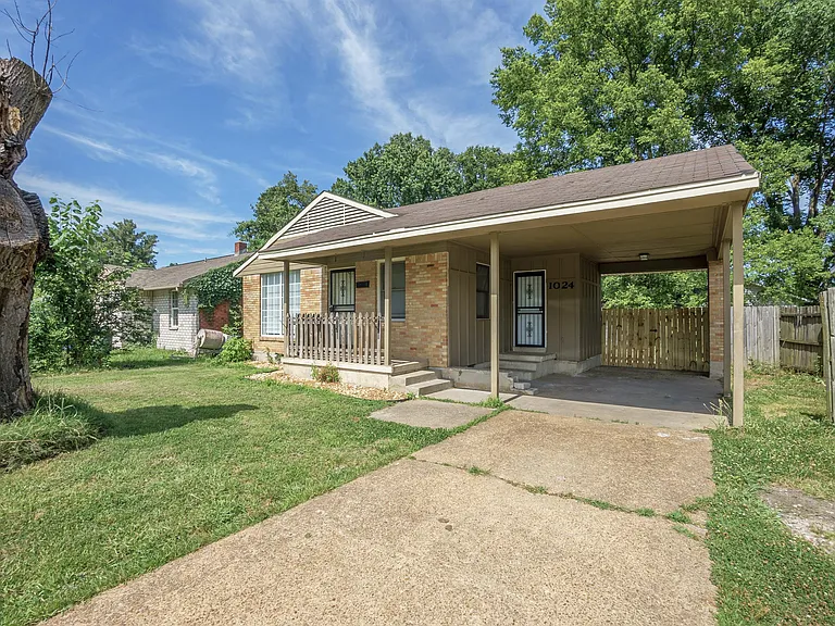 1024 Mendenhall Cv — Photo 1
