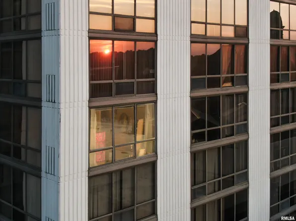 125 SW Jefferson St #W8n, Peoria, IL 61602