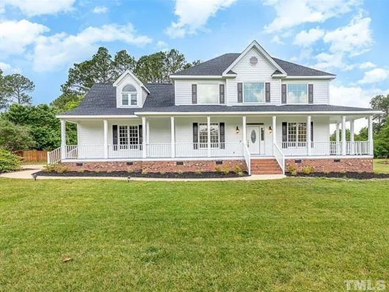 113 Ashton Ln — Photo 1