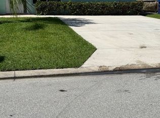 9232 SE Parkway Dr, Hobe Sound, FL 33455