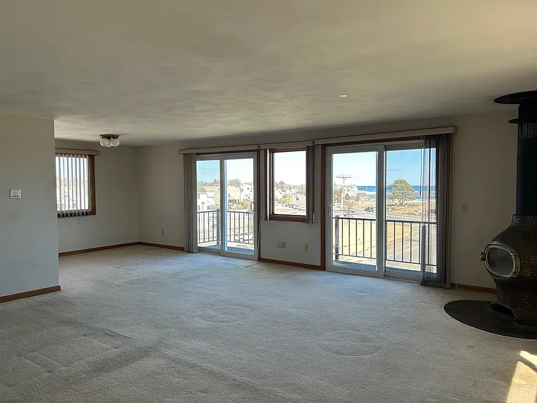 190 Kings Hwy — Photo 8