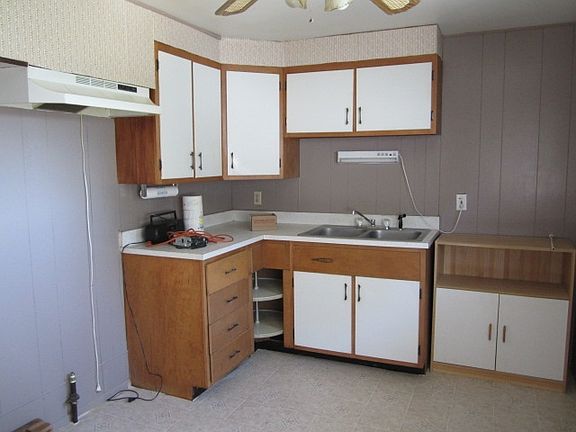 4th image of 21896 Christopher Dr