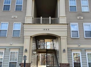 1060 Gardenview Loop APT 303, Woodbridge, VA 22191