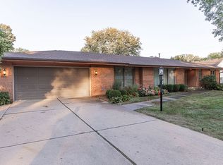 1431 Williamsburg Rd, Rockford, IL 61107