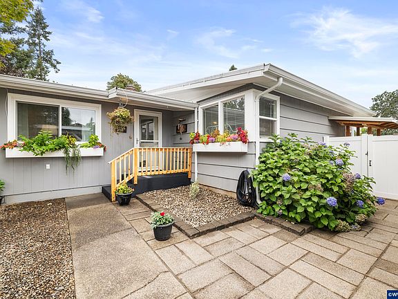 3rd image of 4075 Alana Ave SE