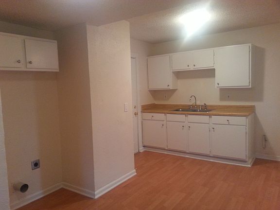 3rd image of 3505 Griggs Ave