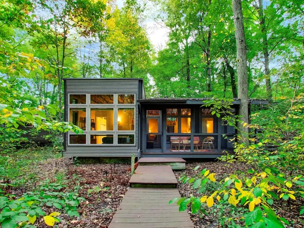 45 Tryon Farm Ln, Michigan City, IN 46360