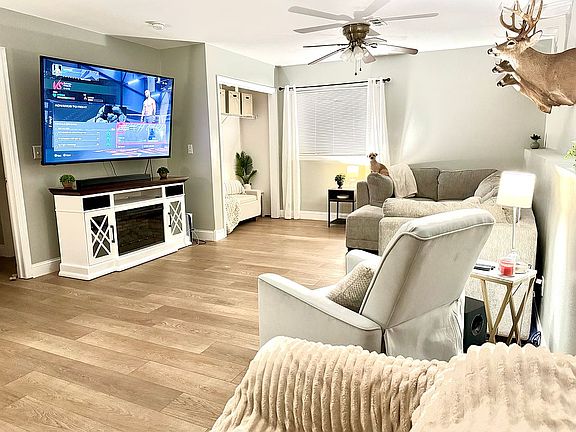 Lower living/family room