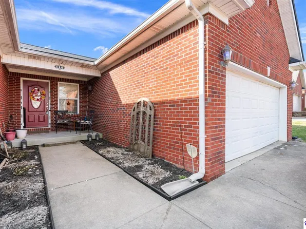 118 Twin Lakes Dr, Vine Grove, KY 40175