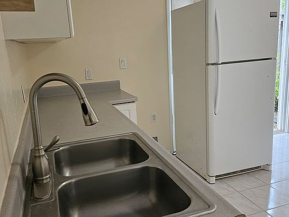 2nd image of 50 Lorange Pl