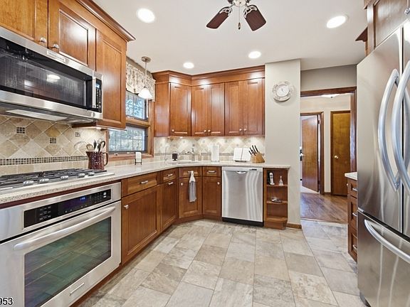 5th image of 5-22 Hazel Pl