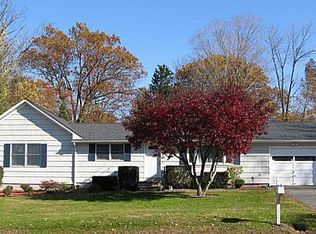 9 Harbor Ridge Rd, Danbury, CT 06811