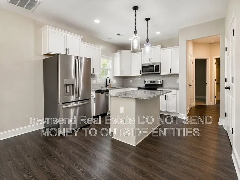 621 Blawell Cir — Photo 11