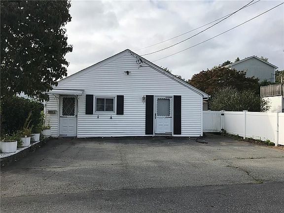 3rd image of 109 Rockwood Ave