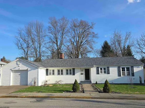 16 Boggess St, Buckhannon, WV 26201