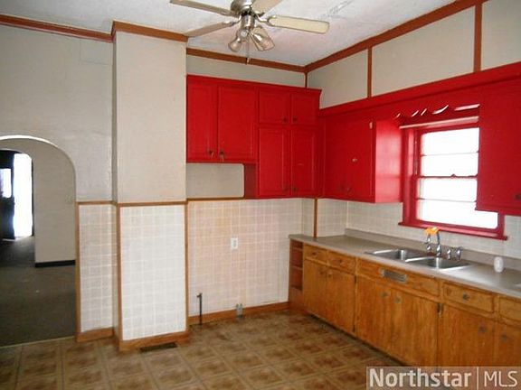 2nd image of 754 6th St E