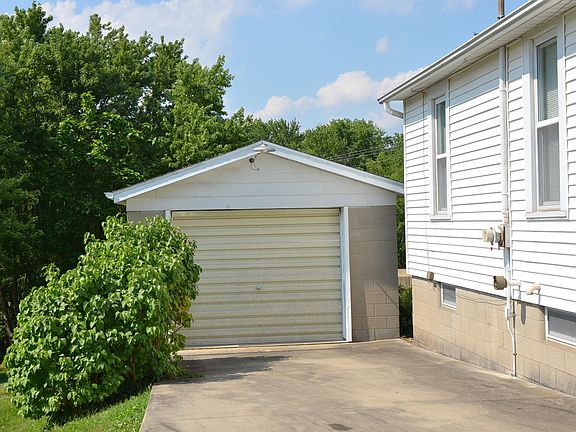 2nd image of 5239 E Main St