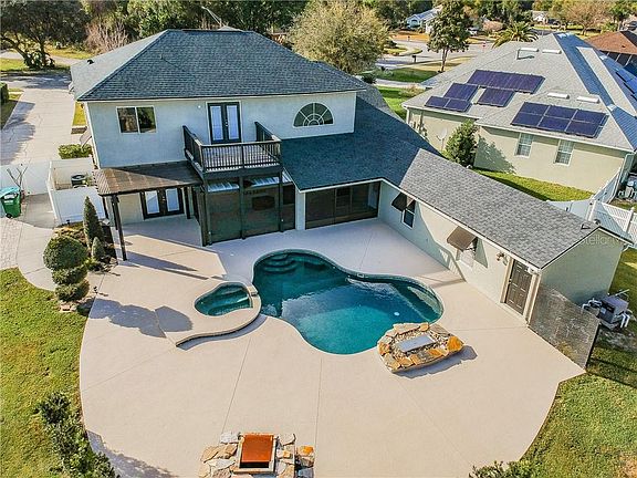 2nd image of 1046 W Seagate Dr
