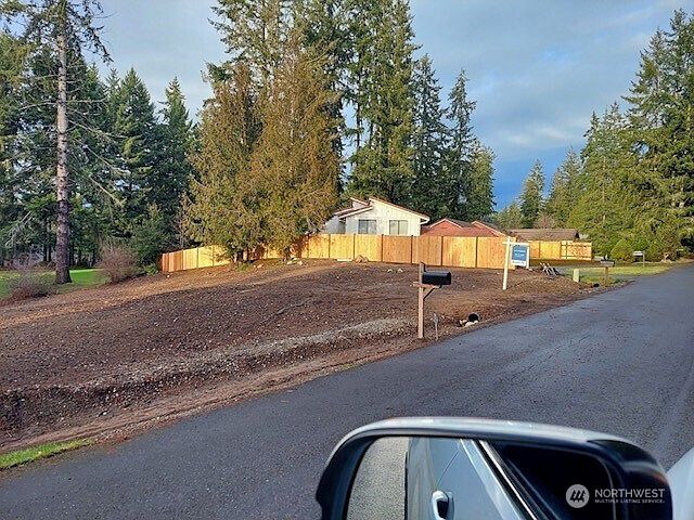 2nd image of 180 E Lakeland Way