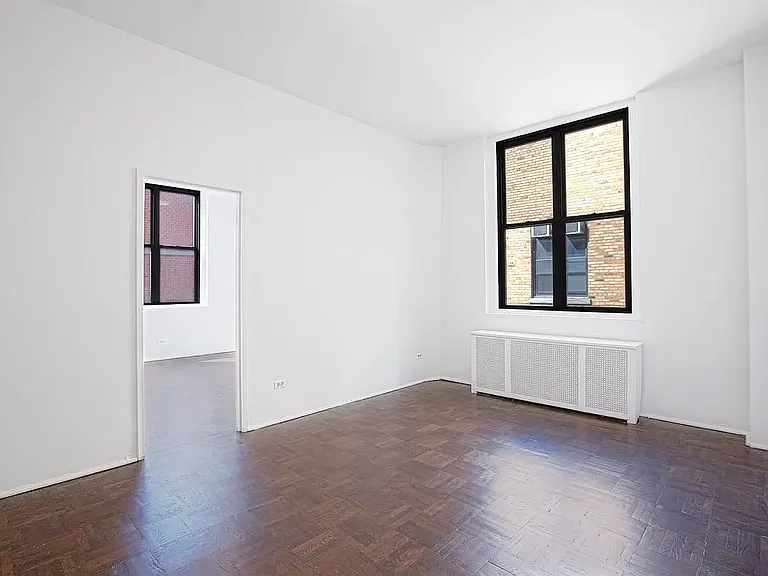 160 W 71st St #PHE — Photo 2