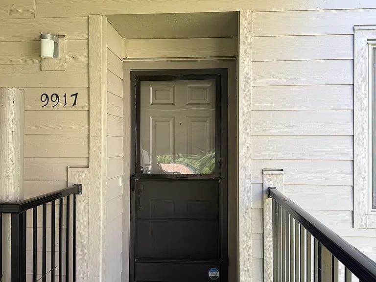 9917 SW Trapper Ter — Photo 2