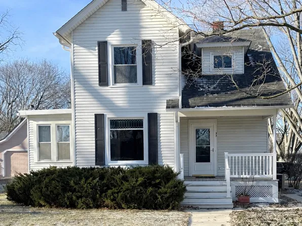 55 Garfield St, Oswego, IL 60543