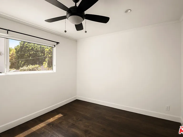 121 N Croft Ave #105 — Photo 13