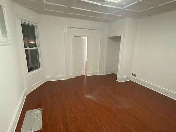 3rd image of 87 N Essex Ave #1R