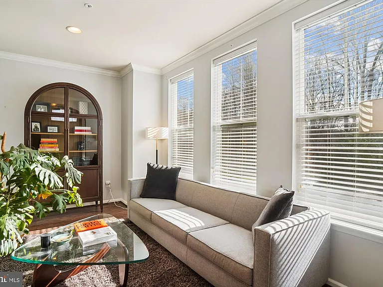 6947 Country Club Ter — Photo 12