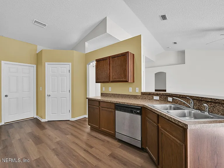 10810 Stanton Hills Dr E — Photo 18
