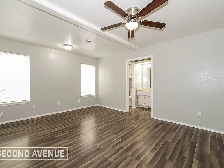 1417 Edinburg Dr — Photo 7