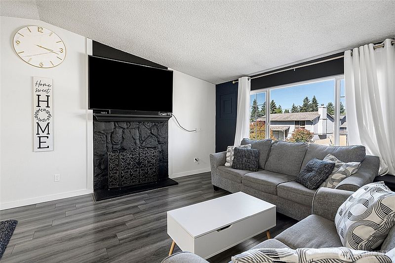 3rd image of 16916 20th Avenue E