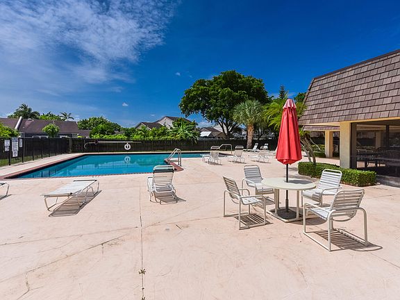 3rd image of 2520 SW 15th Street #2520