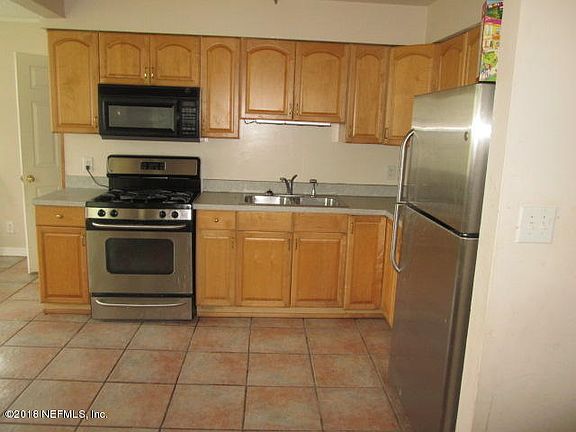 4th image of 5012 Garette Dr E