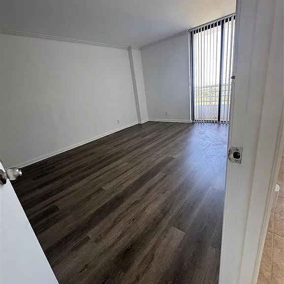 3300 NE 192nd St #11 — Photo 10