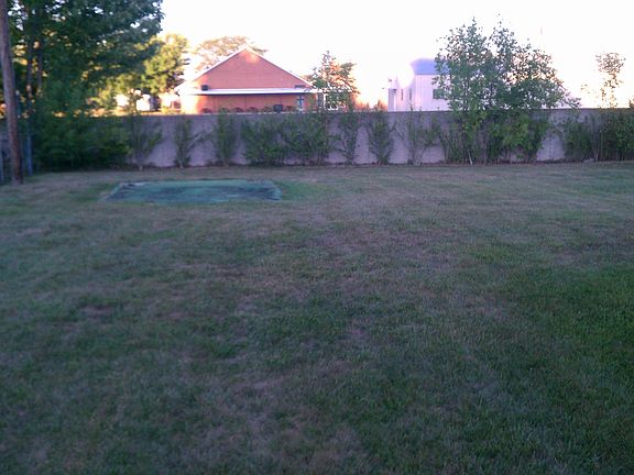 Extra large back yard!