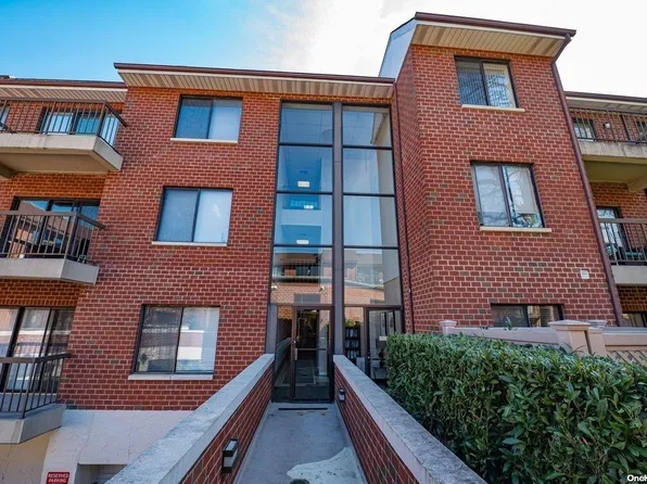 99 S Park Avenue #307, Rockville Centre, NY 11570