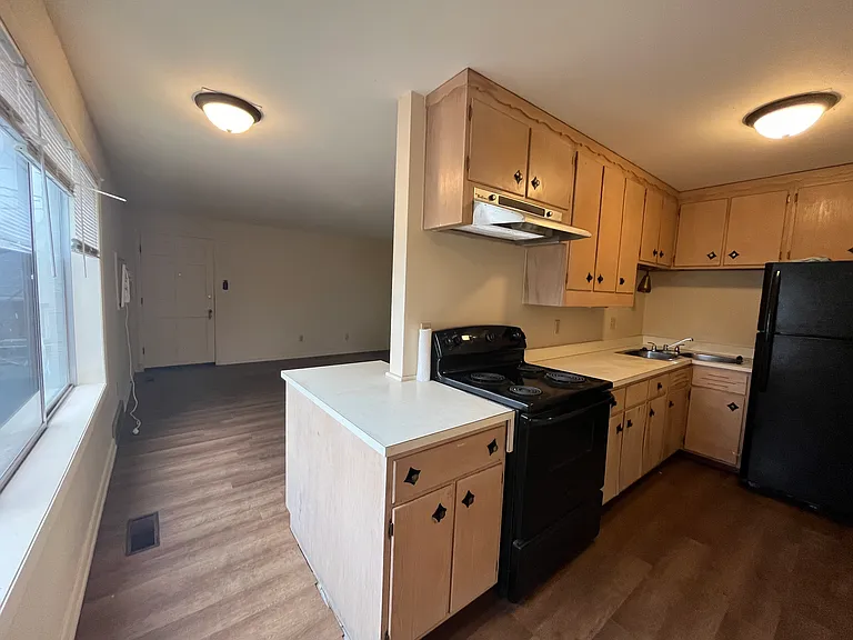 540 W Main St #7 — Photo 4
