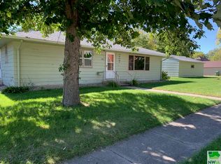 402 S 3rd Ave, Rock Rapids, IA 51246