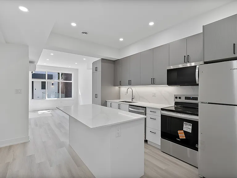 587 Oakwood Ave — Photo 49