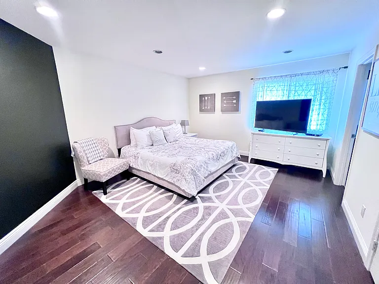 12828 Harwick Ln — Photo 29