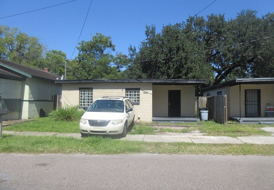 1st image of 1629 Union St W