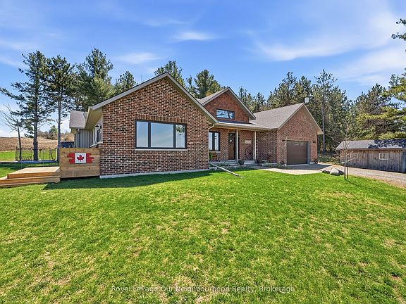 3rd image of 63 Hansen Rd