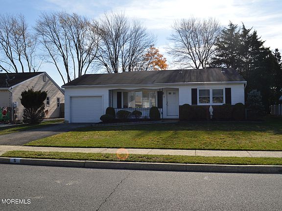 2nd image of 5 Norfolk Drive