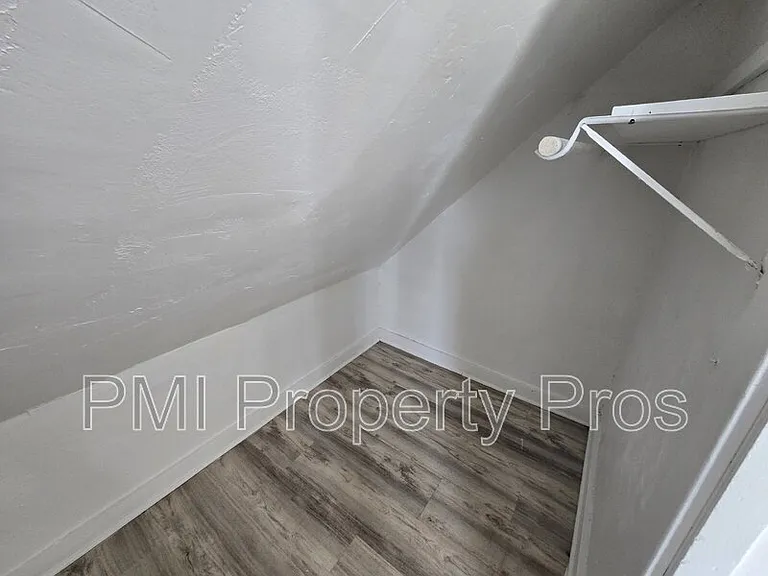 2509A N Buffum St — Photo 5