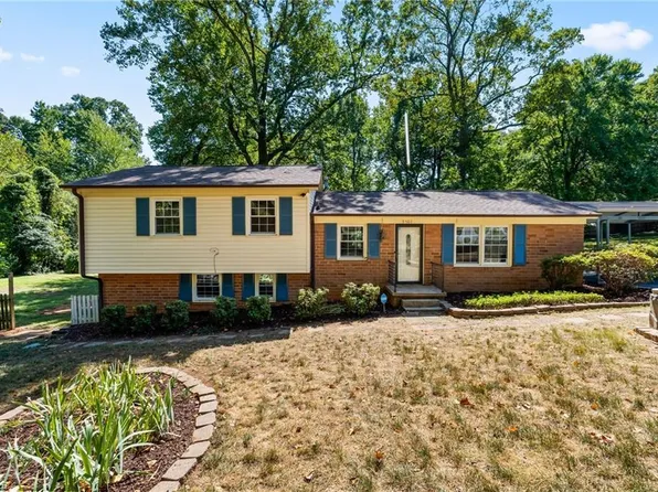 5701 Buddingwood Dr, Greensboro, NC 27409