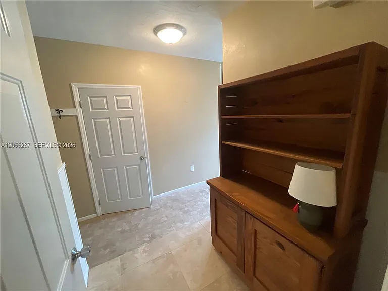 9301 SW 54th St — Photo 16