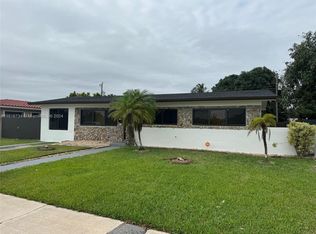 5751 NW 117th St, Hialeah, FL 33012