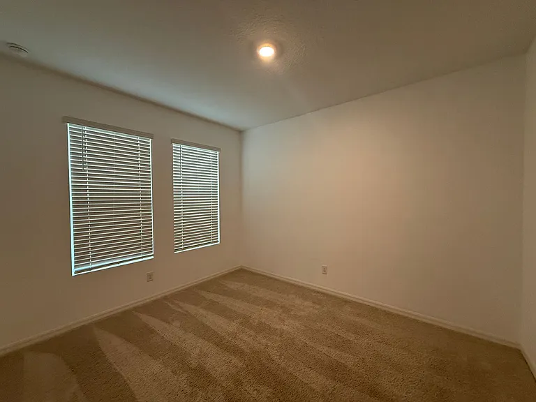 12850 Gabor Ave — Photo 3